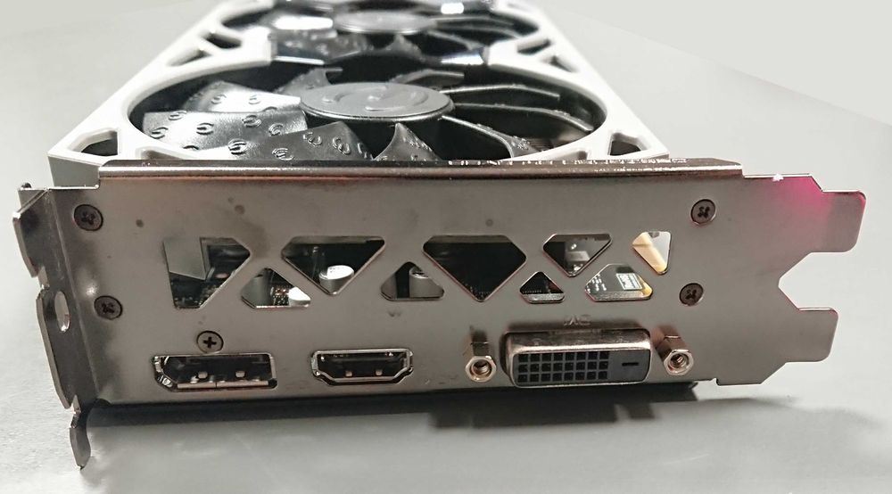 Геймърска видеокарта EVGA GTX 1660 SC ULTRA GAMING 6GB