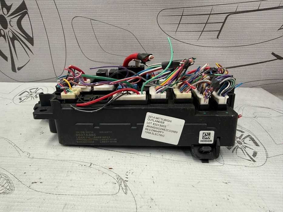 Modul electronic / ETACS / BCM / Panou siguranțe habitaclu Mitsubishi Outlander COD: 8637A885 2014 / [2013-2021] / (5D3)