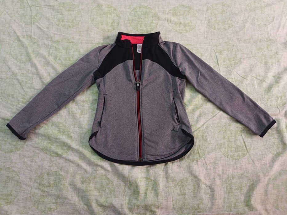 Оригинални NIKE Долнище с ципове 7-9 години и ръкавици Nike Fit Dry и горнище