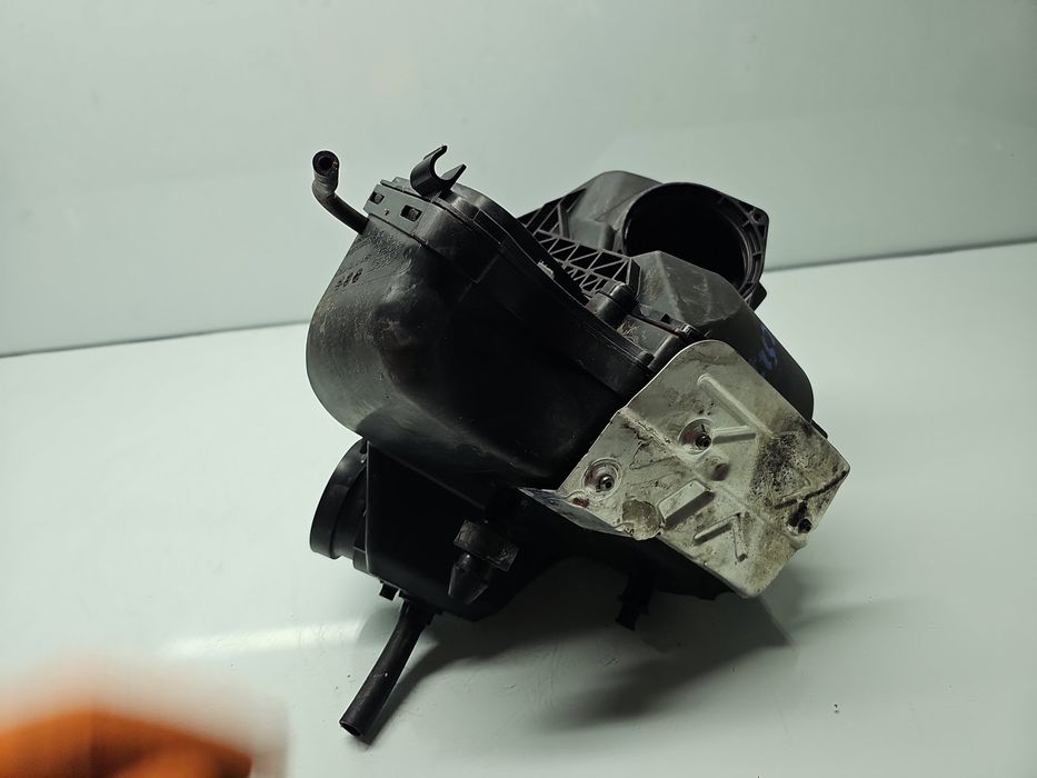 Carcasa filtru aer AUDI A5 Cabriolet (8F7) [Fabr 2009-2015] 8R0133837D