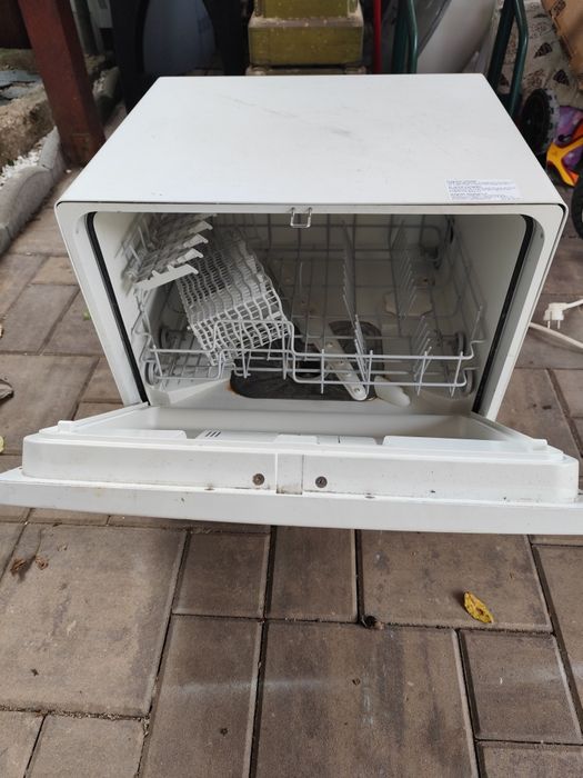 Mașină de spălat vase mini