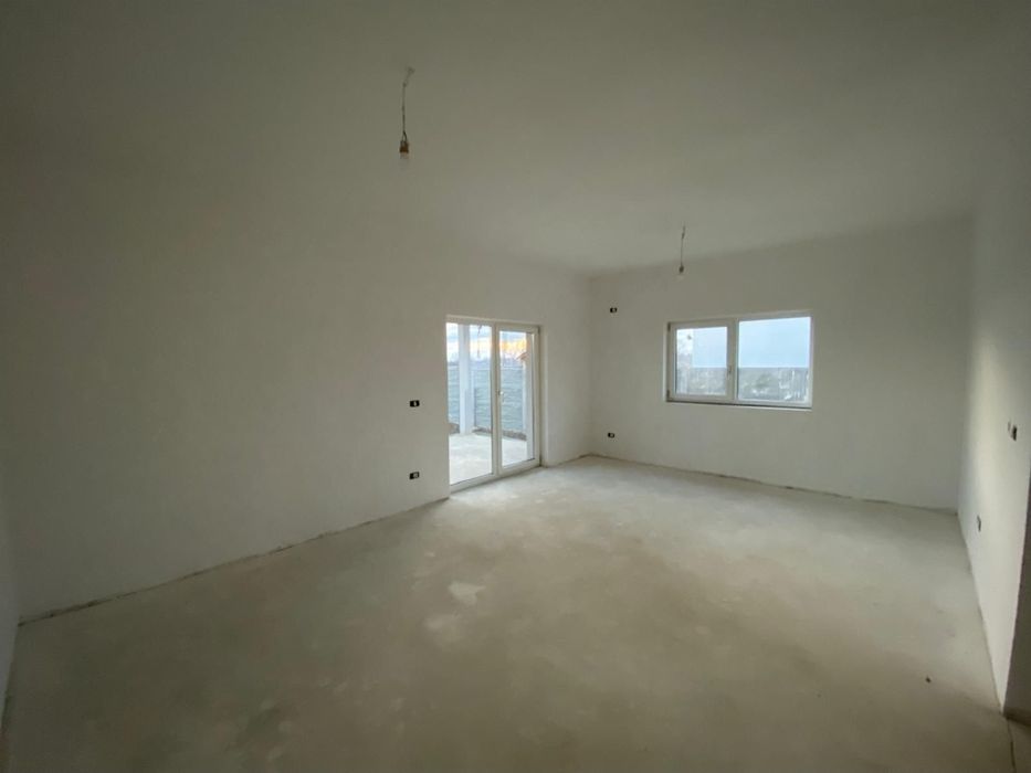 Dezvoltator vand Duplex 115mp utili la 2min de benzineria ESO Giroc