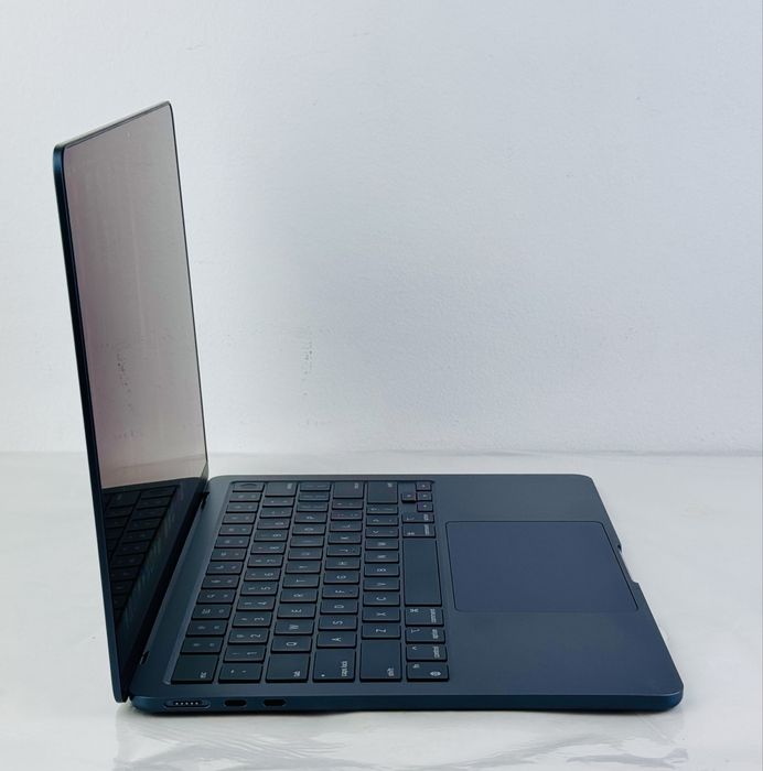 KATO НОВ! Apple MacBook Air 13 M2 2022 8RAM 256GB Midnight Гаранция! — миниатюра 3