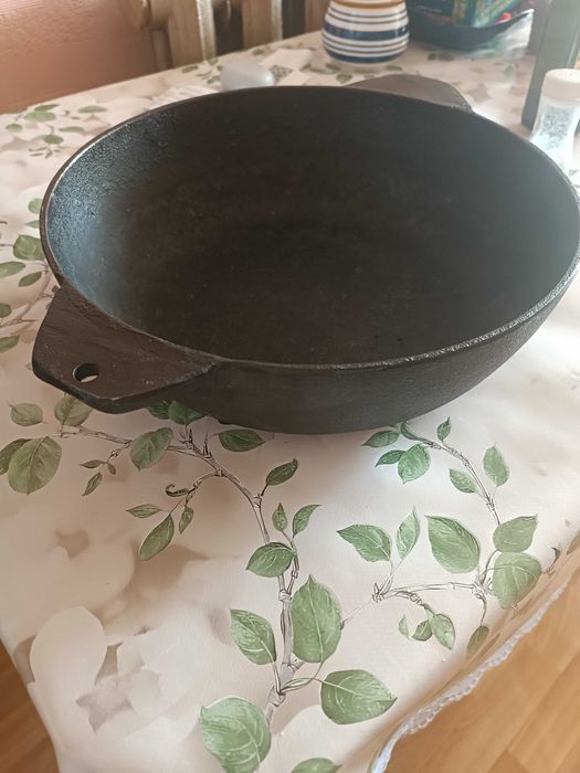 Продаётся Чугунная сковорода