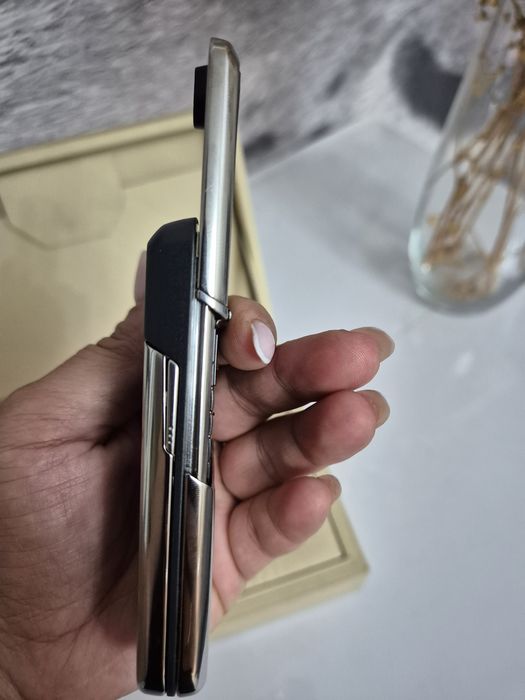 Продаётся  новый NOKIA8800