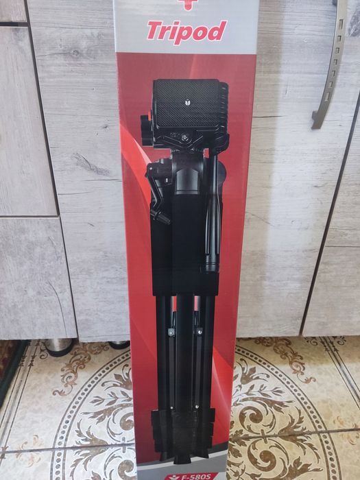 Продается напольный штатив