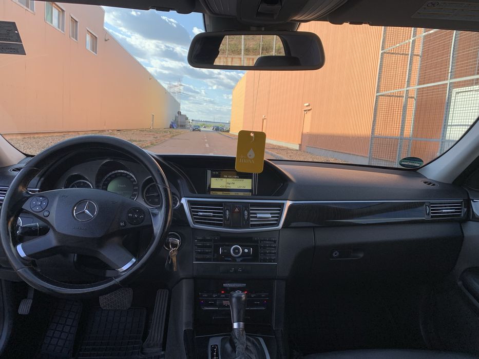 MERCEDES-BENZ E-Class 2011 — imagine 2