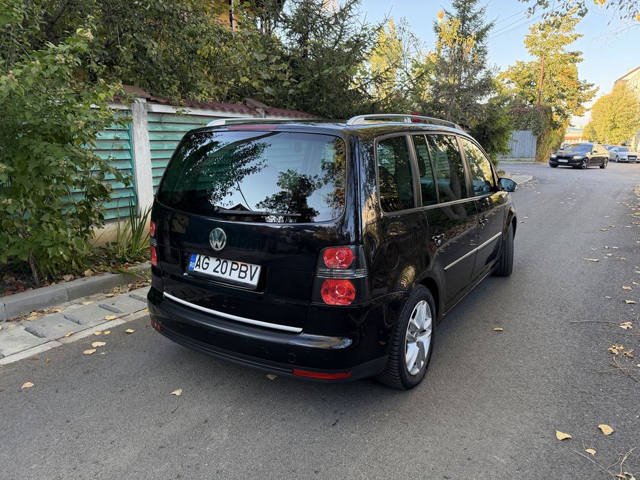 Vând volkswagen touran