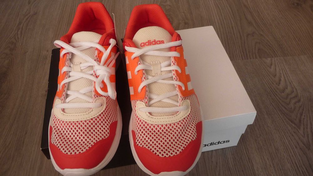 Нови оригинални маратонки Адидас  (Adidas), 37 н.