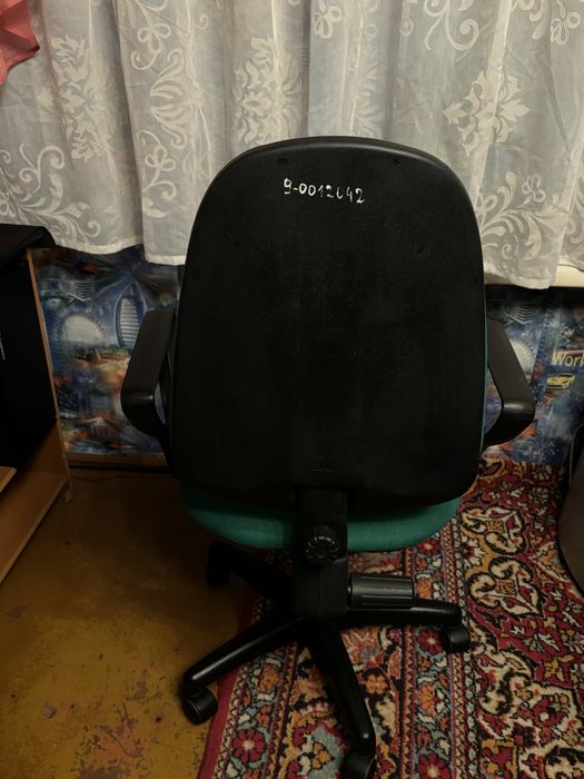 Продам компютерные кресла