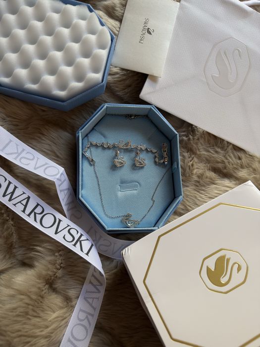 Swarovski set.