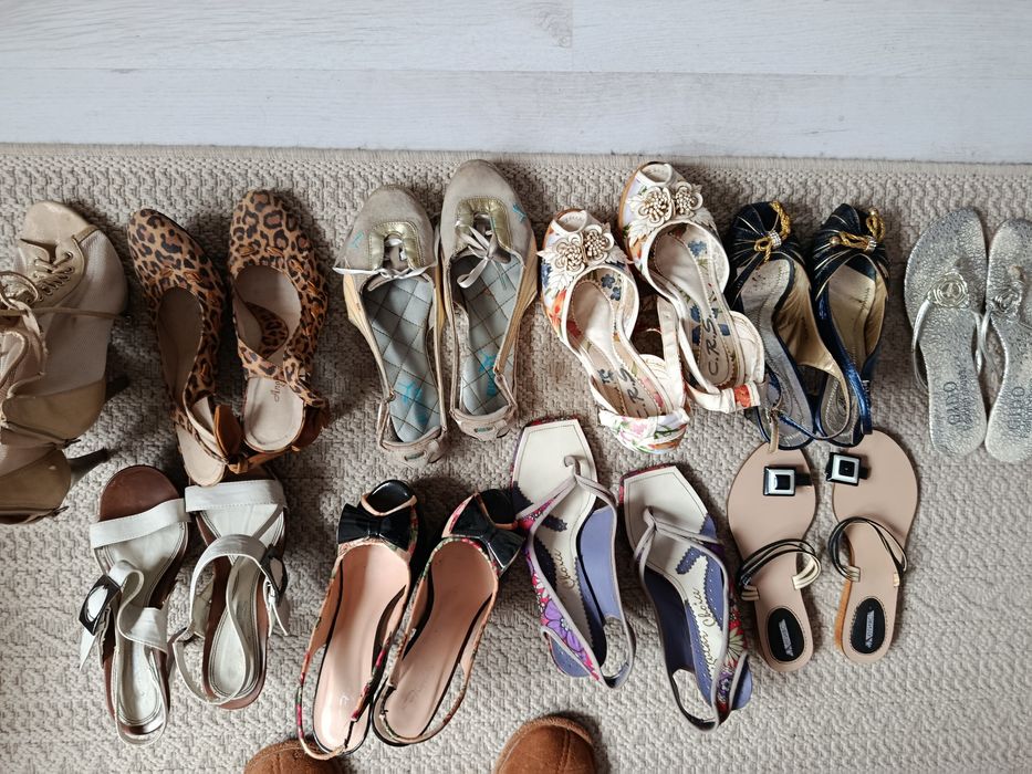 Дамски сандали и чехли,чехлите по 5 евро