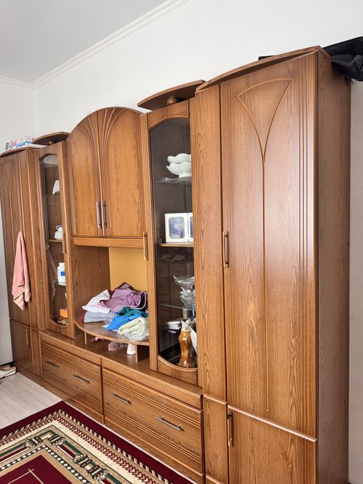 Стенка в хоршем состояние отдам в дар