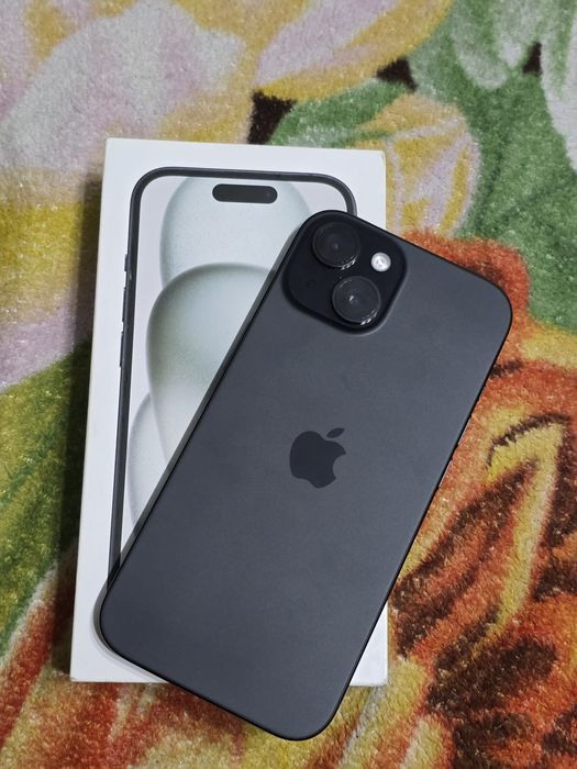Продам iPhone 15 на 256 gb