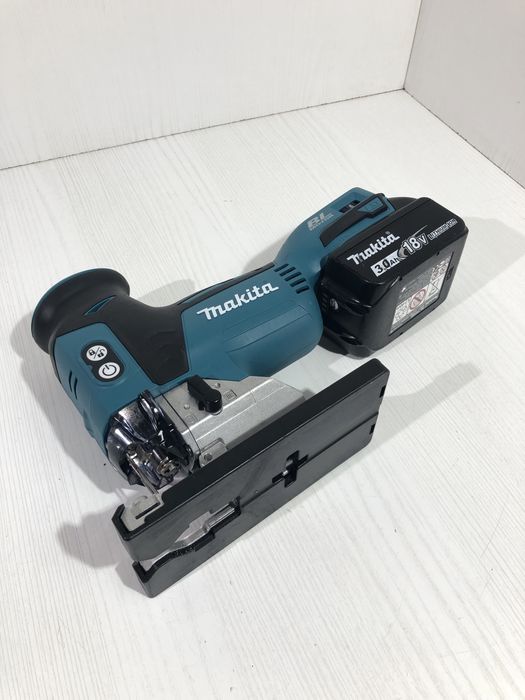 Pendular Makita DJV 181