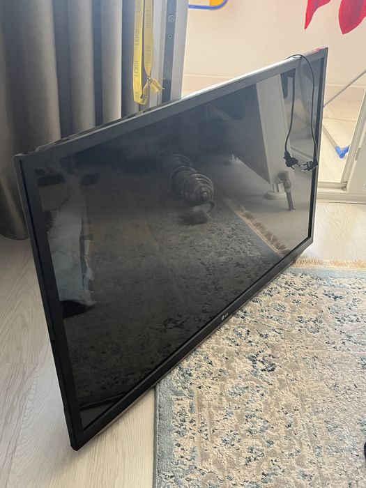 Телевизор LG буу