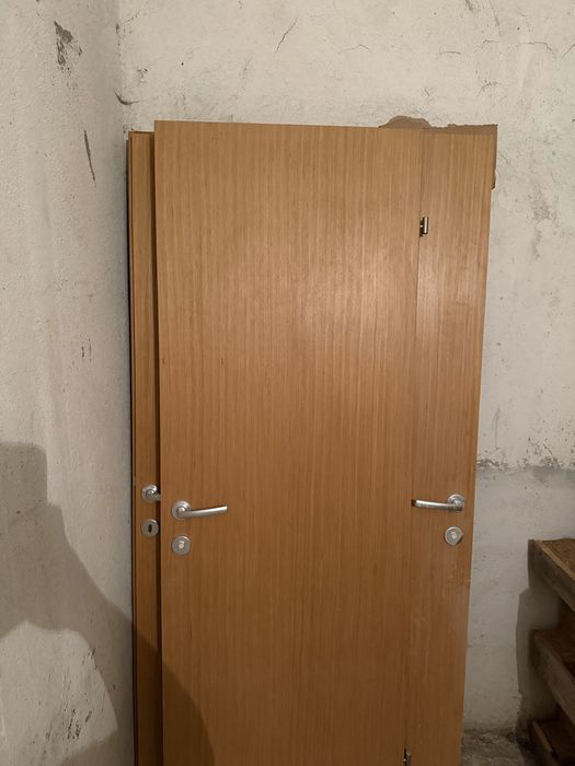 Интериорни врати без каси 4 броя