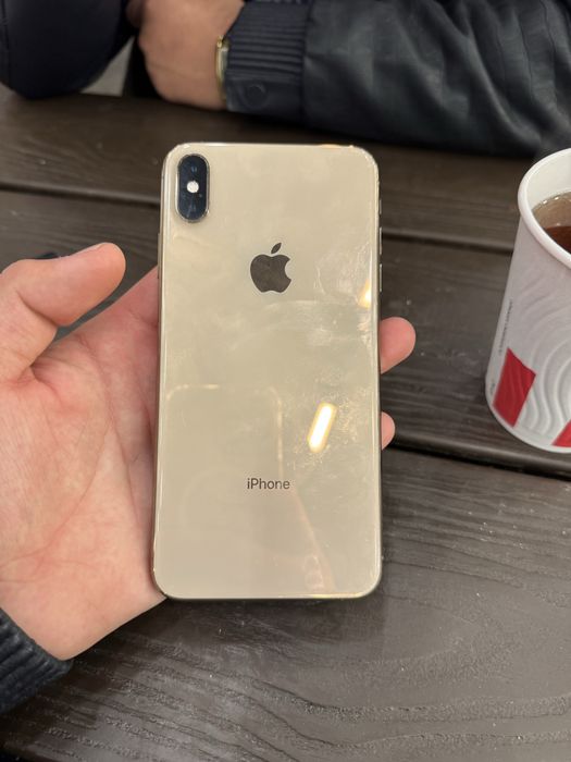 iPhone Xs max.