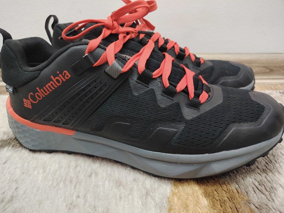 Columbia facet outdry(asemănător gore-tex)