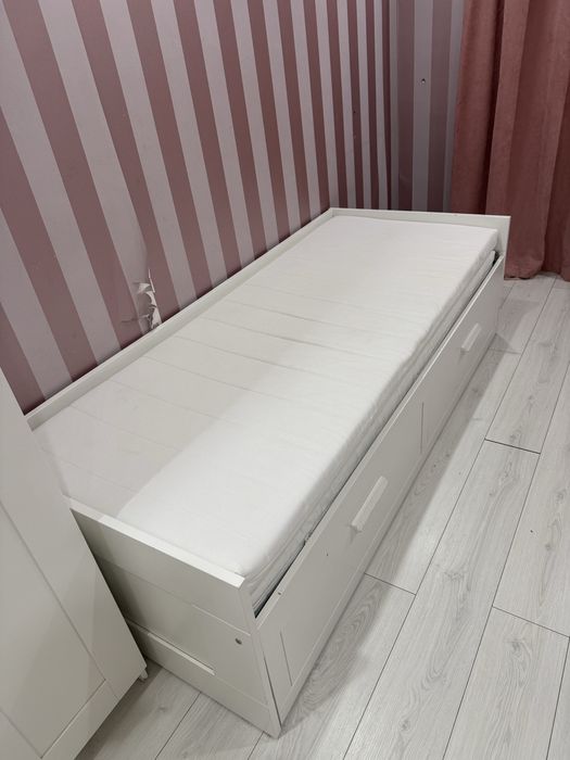 Продам кровать IKEA