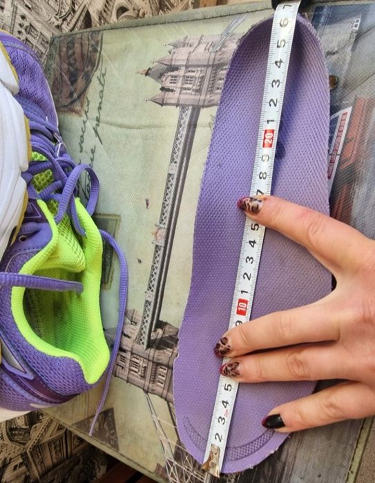 Asics Gel GT 1000 дамски лилави маратонки  39 номер