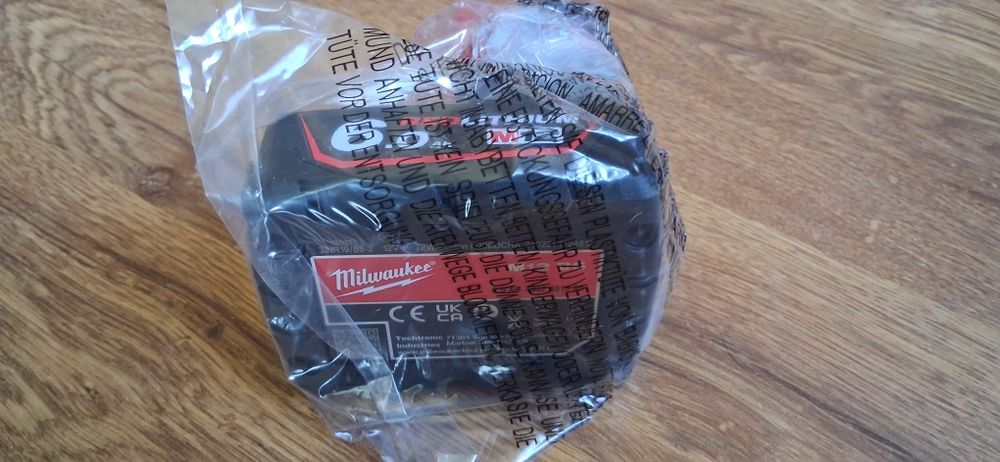 Нови Гайковерт Milwaukee M12 FUEL Батерия и Зарядно