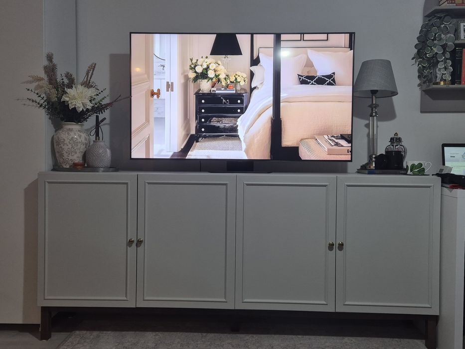 Comoda tv noua Paris