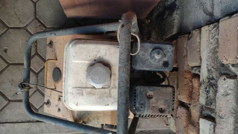 Бензиновая виброплита