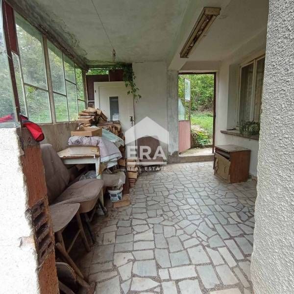 ЕРА Фаворит продава къща с двор в с. Дружево