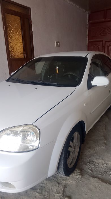 Автомобиль Лоссети 1.8