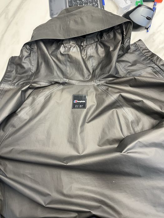 Яке Berghaus с мембрана Gore-tex Paclite