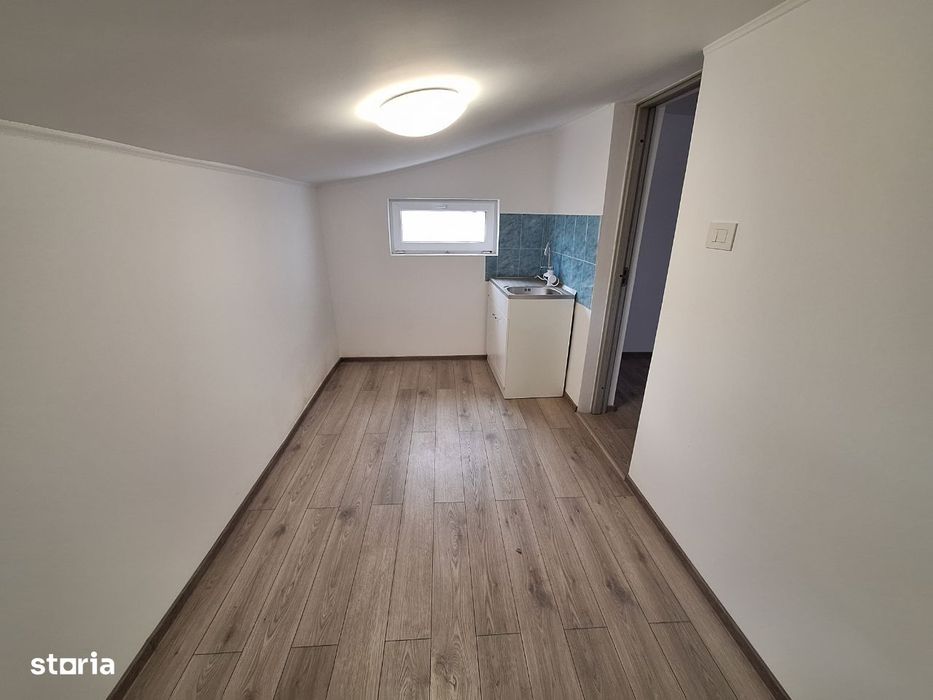 Casa 2 camere, teren 373 mp, zona Serbanesti