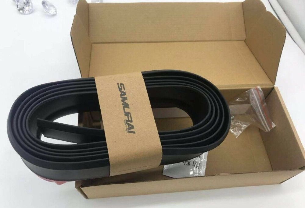 Лип спойлер за брони и прагове , универсален 2.5м черен или карбон