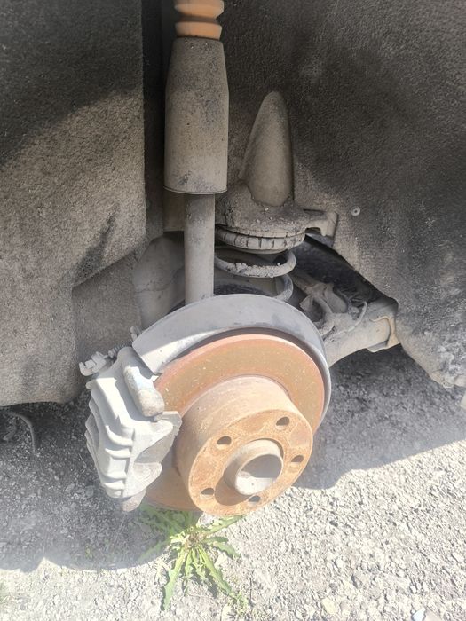 Задний суппорт балка стойки пружины Ауди а6с5