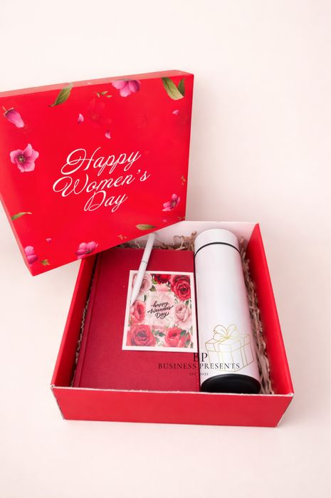 Наборы женщинам на 8 марта