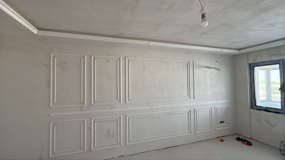 Echipă Construcții (7 oameni)  – Amenajări Interioare și Exter