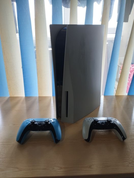 Playstation 5 Disk с игри и стойка