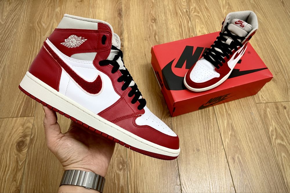 Nike Air Jordan 1 Retro OG - 43 - Newstalgia Chicago