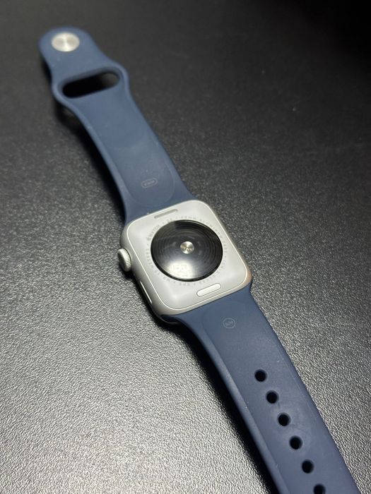 Продам Apple Watch se 2 (2023 года)