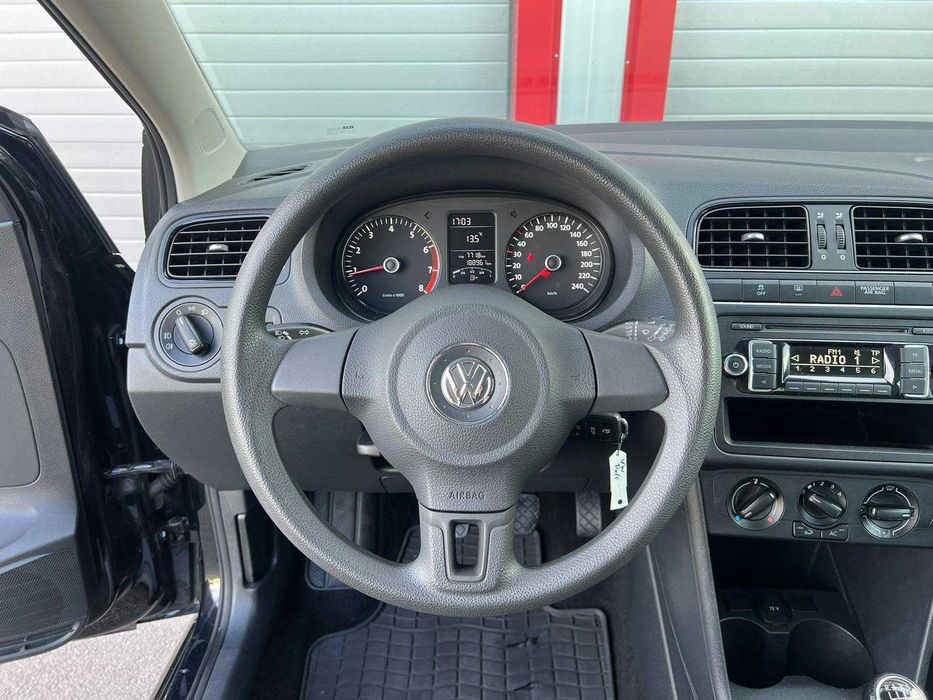 VW Polo 1.2I 2012 година