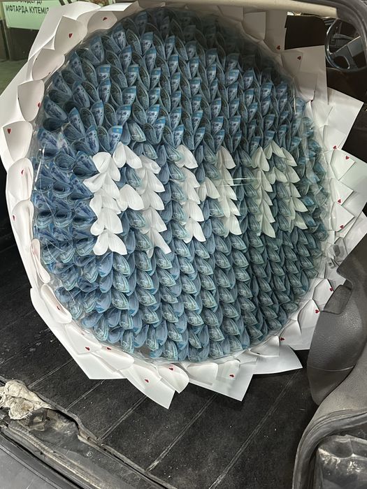 Денежный букет 200 шт 500 тг