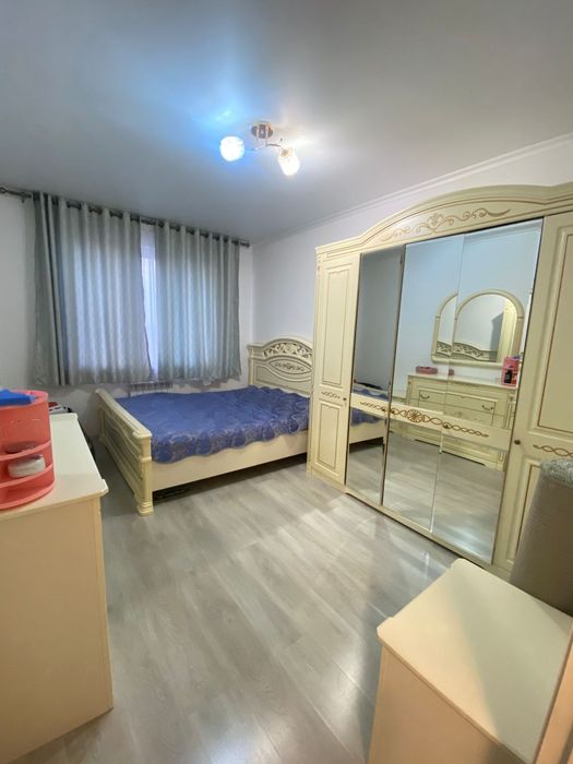 Продам спальный гарнитур