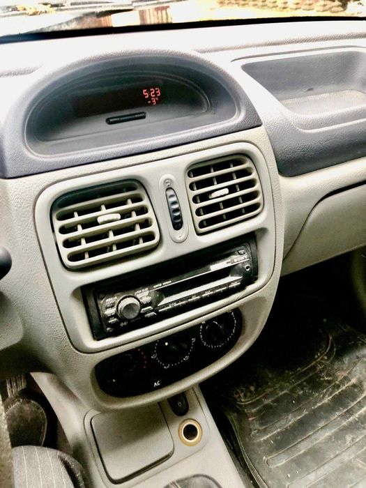 Clio 2004, unic proprietar, functional, ITP RAR valabil noiembrie 2026