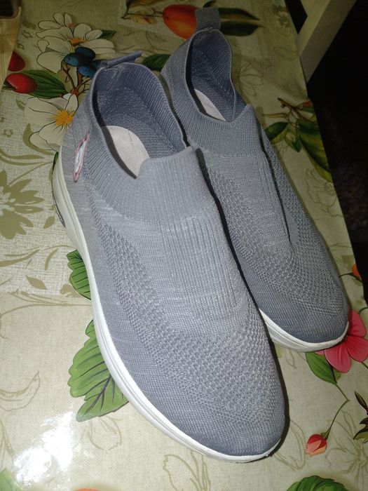 Отдам даром обувь размер 37_38