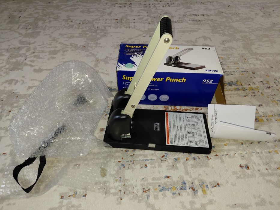 Продается дырокол