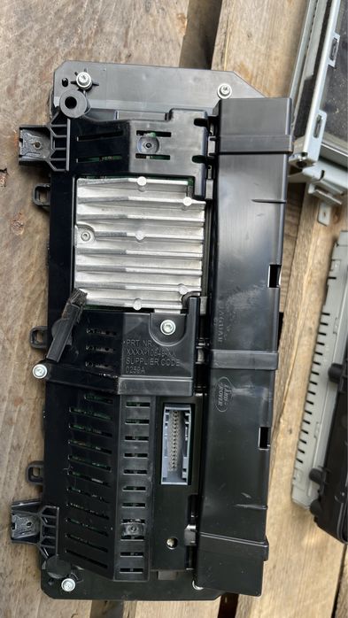 Ceasuri bord digitale range rover sport piese dezmembrari