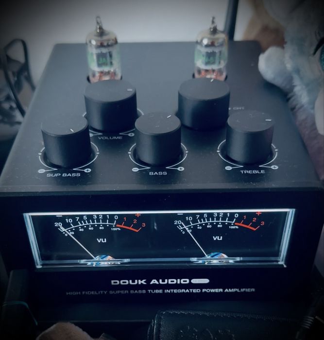 Amplificator pe lămpi  Douk Audio T6 pro