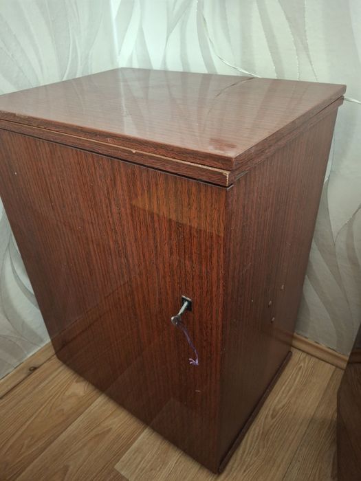 Швейная машина ножная