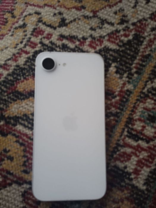 Iphone 16e sotiladi