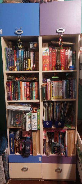 Продам книжный шкаф